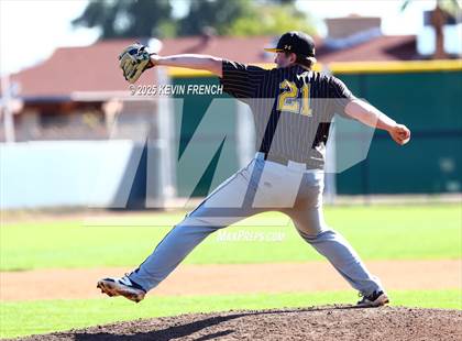 Thumbnail 2 in Galena vs. Ralston Valley (Coach Bob Invitational) photogallery.