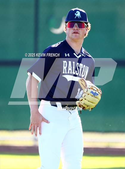 Thumbnail 3 in Galena vs. Ralston Valley (Coach Bob Invitational) photogallery.