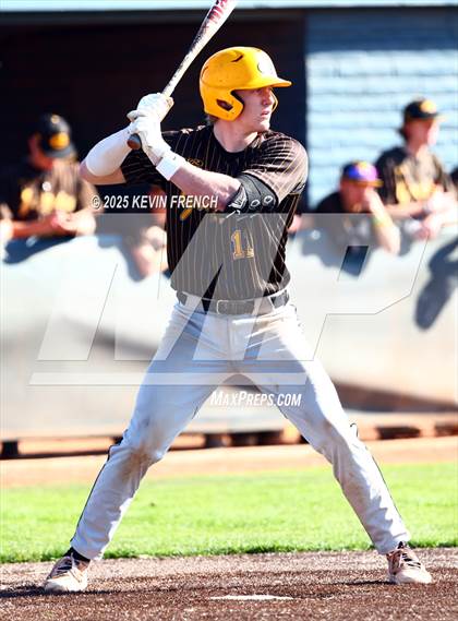 Thumbnail 1 in Galena vs. Ralston Valley (Coach Bob Invitational) photogallery.