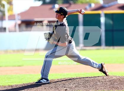 Thumbnail 3 in Galena vs. Ralston Valley (Coach Bob Invitational) photogallery.