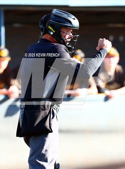 Thumbnail 3 in Galena vs. Ralston Valley (Coach Bob Invitational) photogallery.