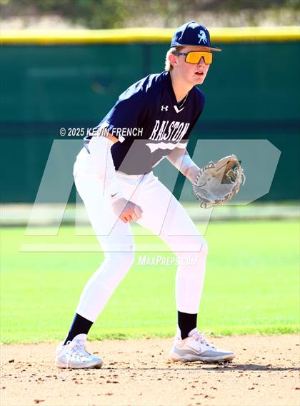 Thumbnail 2 in Galena vs. Ralston Valley (Coach Bob Invitational) photogallery.
