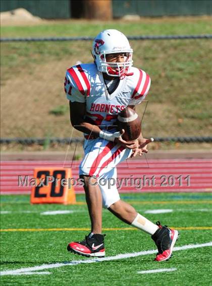 Thumbnail 2 in JV: Branford @ Guilford photogallery.