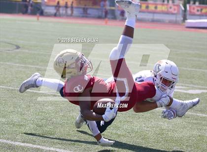 Thumbnail 3 in Eastside Catholic vs. Oaks Christian (Honor Bowl) photogallery.