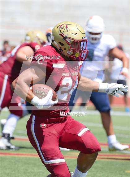 Thumbnail 3 in Eastside Catholic vs. Oaks Christian (Honor Bowl) photogallery.