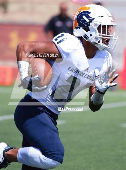 Thumbnail 1 in Eastside Catholic vs. Oaks Christian (Honor Bowl) photogallery.