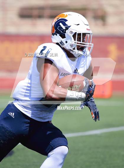 Thumbnail 3 in Eastside Catholic vs. Oaks Christian (Honor Bowl) photogallery.