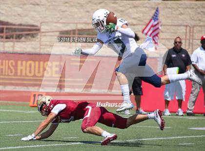 Thumbnail 1 in Eastside Catholic vs. Oaks Christian (Honor Bowl) photogallery.
