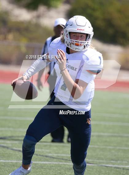 Thumbnail 3 in Eastside Catholic vs. Oaks Christian (Honor Bowl) photogallery.