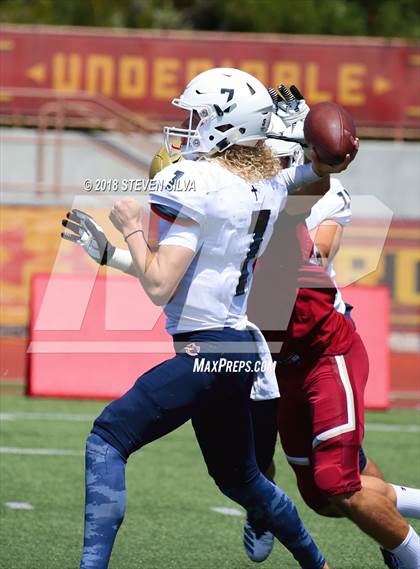 Thumbnail 1 in Eastside Catholic vs. Oaks Christian (Honor Bowl) photogallery.