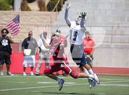 Thumbnail 2 in Eastside Catholic vs. Oaks Christian (Honor Bowl) photogallery.