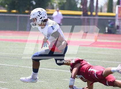 Thumbnail 2 in Eastside Catholic vs. Oaks Christian (Honor Bowl) photogallery.