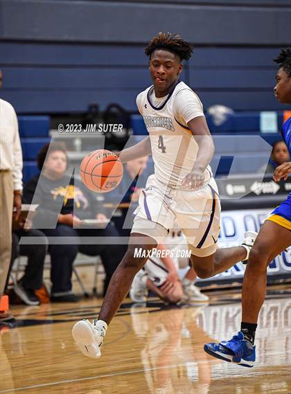 Thumbnail 2 in Washington vs Center (UIL 4A Reg III Semifinal) photogallery.