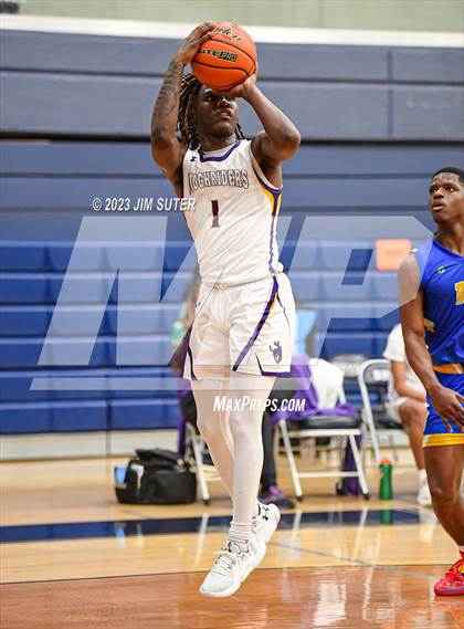 Thumbnail 2 in Washington vs Center (UIL 4A Reg III Semifinal) photogallery.