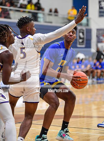 Thumbnail 3 in Washington vs Center (UIL 4A Reg III Semifinal) photogallery.