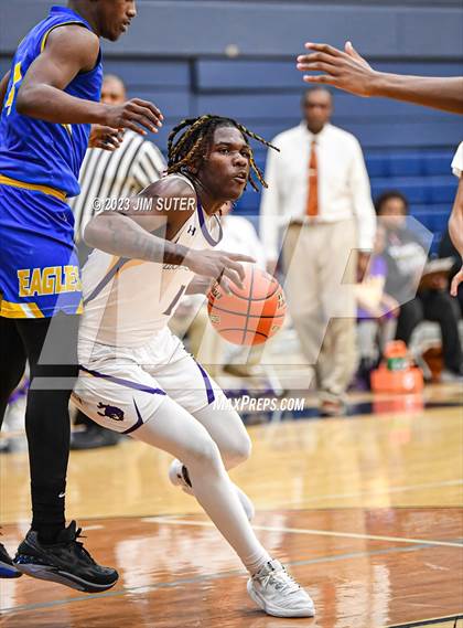 Thumbnail 3 in Washington vs Center (UIL 4A Reg III Semifinal) photogallery.