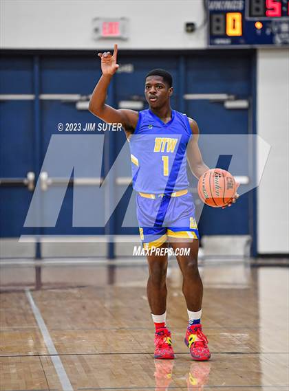 Thumbnail 1 in Washington vs Center (UIL 4A Reg III Semifinal) photogallery.