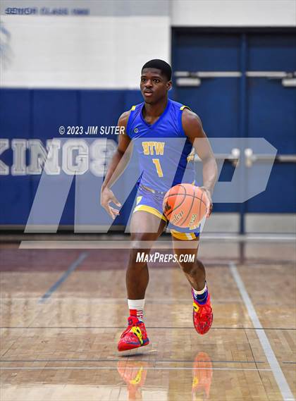 Thumbnail 2 in Washington vs Center (UIL 4A Reg III Semifinal) photogallery.