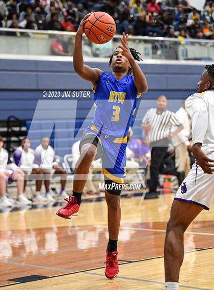 Thumbnail 3 in Washington vs Center (UIL 4A Reg III Semifinal) photogallery.