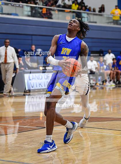 Thumbnail 3 in Washington vs Center (UIL 4A Reg III Semifinal) photogallery.
