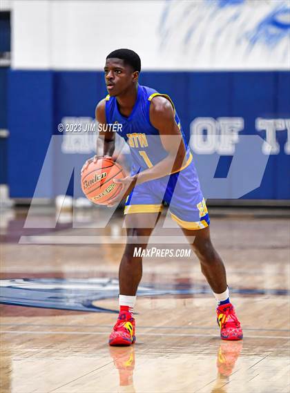 Thumbnail 2 in Washington vs Center (UIL 4A Reg III Semifinal) photogallery.