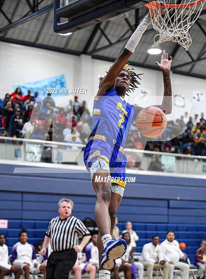 Thumbnail 2 in Washington vs Center (UIL 4A Reg III Semifinal) photogallery.