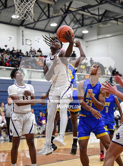 Thumbnail 2 in Washington vs Center (UIL 4A Reg III Semifinal) photogallery.