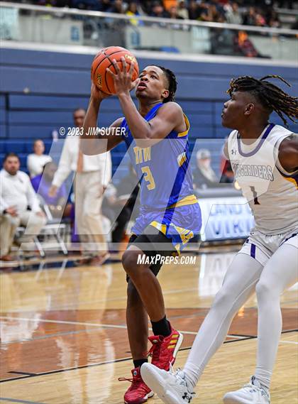 Thumbnail 2 in Washington vs Center (UIL 4A Reg III Semifinal) photogallery.