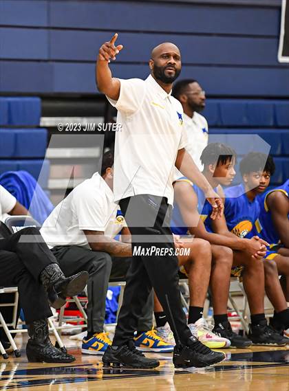 Thumbnail 2 in Washington vs Center (UIL 4A Reg III Semifinal) photogallery.