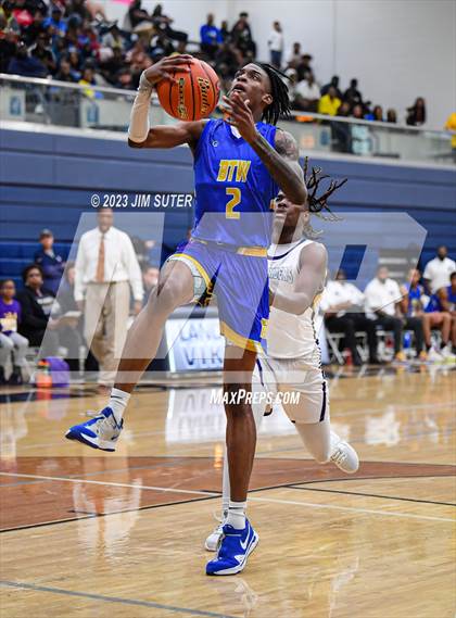 Thumbnail 1 in Washington vs Center (UIL 4A Reg III Semifinal) photogallery.