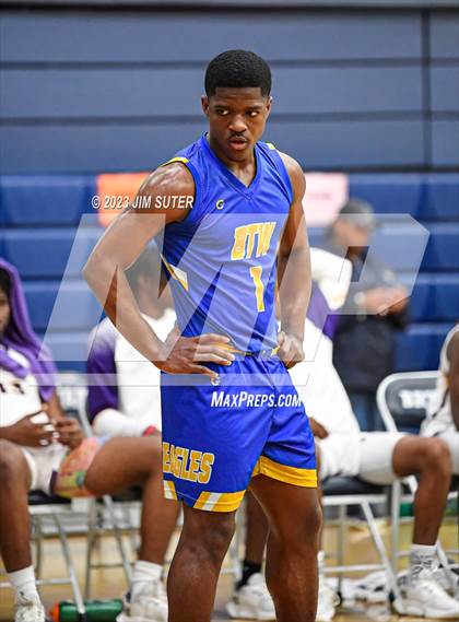 Thumbnail 3 in Washington vs Center (UIL 4A Reg III Semifinal) photogallery.
