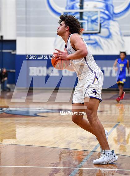 Thumbnail 3 in Washington vs Center (UIL 4A Reg III Semifinal) photogallery.