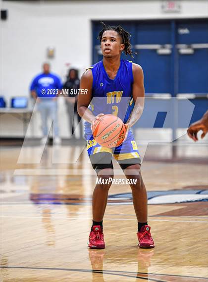 Thumbnail 1 in Washington vs Center (UIL 4A Reg III Semifinal) photogallery.