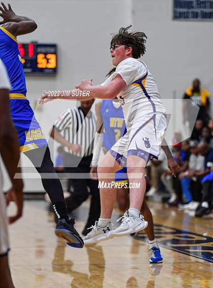 Thumbnail 3 in Washington vs Center (UIL 4A Reg III Semifinal) photogallery.