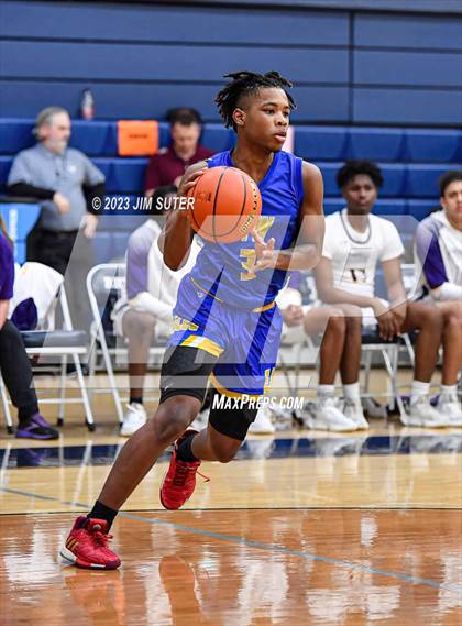 Thumbnail 2 in Washington vs Center (UIL 4A Reg III Semifinal) photogallery.
