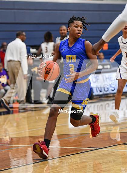 Thumbnail 3 in Washington vs Center (UIL 4A Reg III Semifinal) photogallery.
