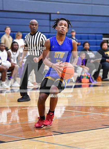 Thumbnail 1 in Washington vs Center (UIL 4A Reg III Semifinal) photogallery.