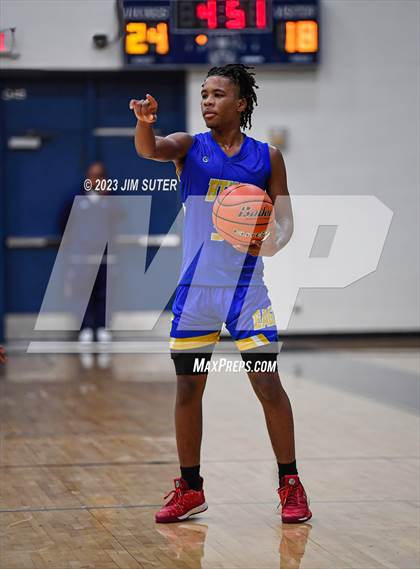 Thumbnail 1 in Washington vs Center (UIL 4A Reg III Semifinal) photogallery.