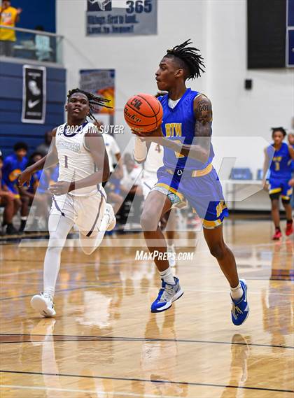 Thumbnail 3 in Washington vs Center (UIL 4A Reg III Semifinal) photogallery.