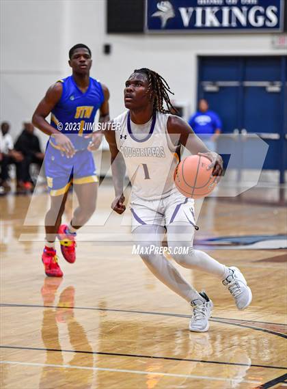 Thumbnail 1 in Washington vs Center (UIL 4A Reg III Semifinal) photogallery.