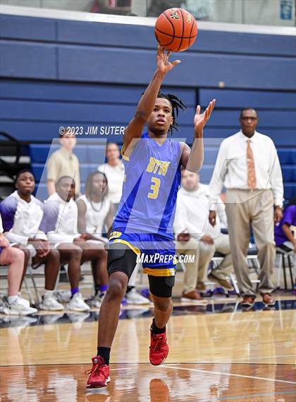 Thumbnail 3 in Washington vs Center (UIL 4A Reg III Semifinal) photogallery.