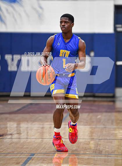Thumbnail 2 in Washington vs Center (UIL 4A Reg III Semifinal) photogallery.
