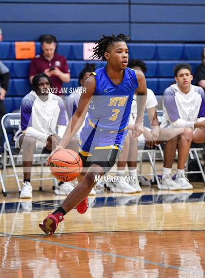Thumbnail 2 in Washington vs Center (UIL 4A Reg III Semifinal) photogallery.