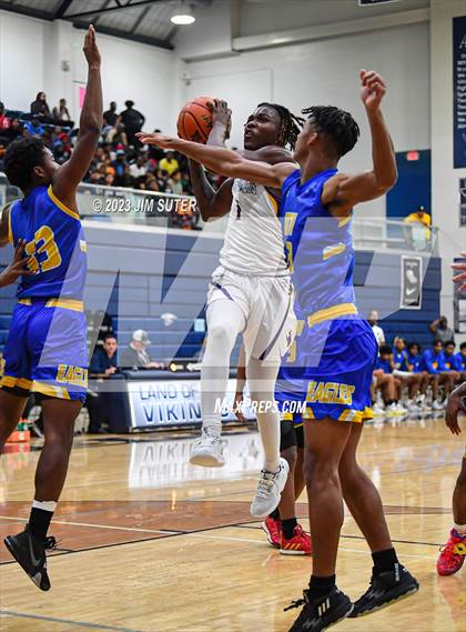 Thumbnail 2 in Washington vs Center (UIL 4A Reg III Semifinal) photogallery.