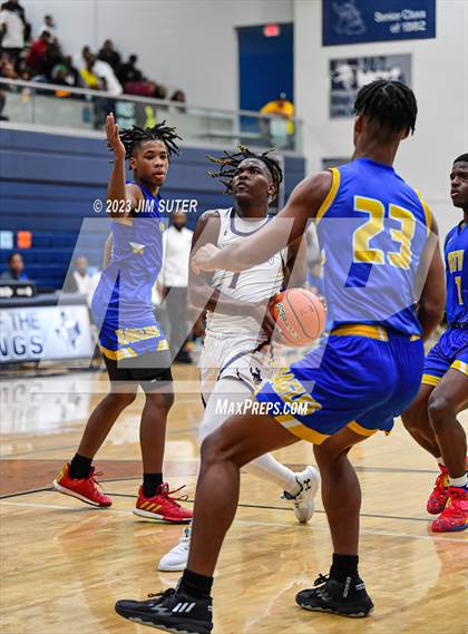 Thumbnail 1 in Washington vs Center (UIL 4A Reg III Semifinal) photogallery.