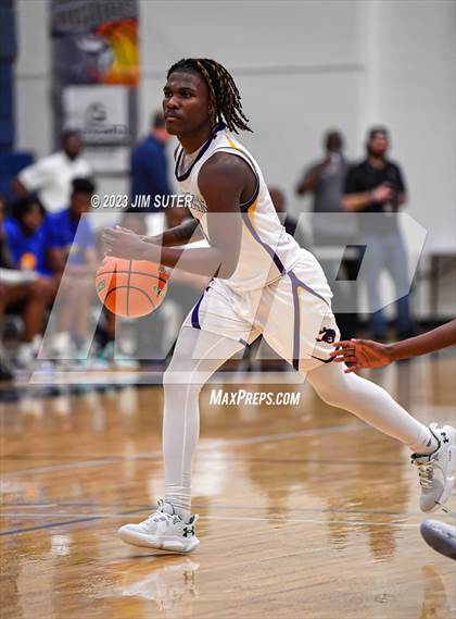 Thumbnail 2 in Washington vs Center (UIL 4A Reg III Semifinal) photogallery.