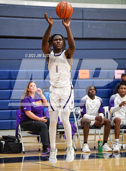Thumbnail 2 in Washington vs Center (UIL 4A Reg III Semifinal) photogallery.