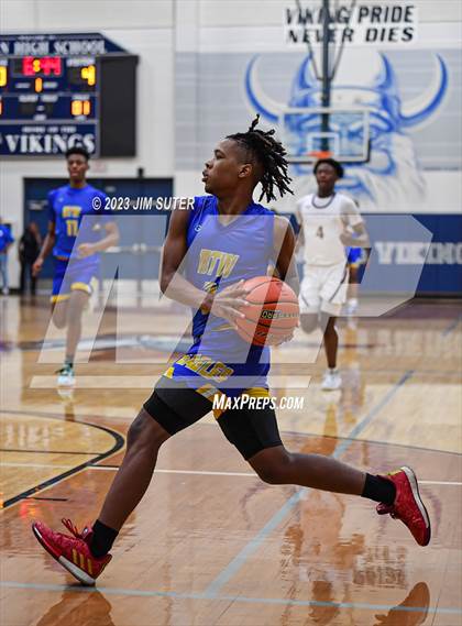 Thumbnail 3 in Washington vs Center (UIL 4A Reg III Semifinal) photogallery.