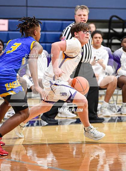 Thumbnail 3 in Washington vs Center (UIL 4A Reg III Semifinal) photogallery.