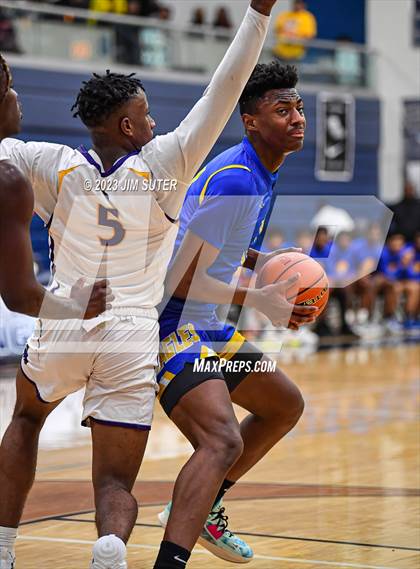 Thumbnail 2 in Washington vs Center (UIL 4A Reg III Semifinal) photogallery.